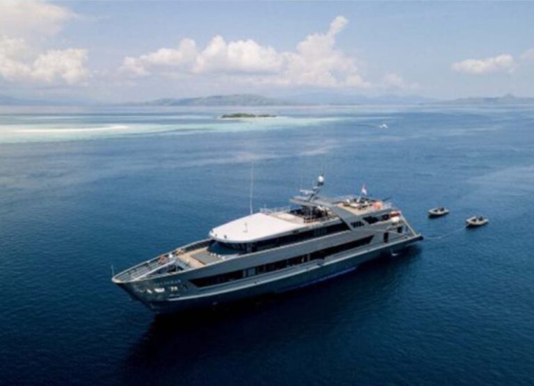 Komodo 3 Day Liveaboard Luxury Options 2027: Private Yacht Charters and Exclusive Experiences