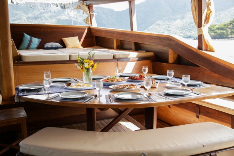 Komodo Liveaboard: The 2027 Insider Checklist for Planning Your Trip