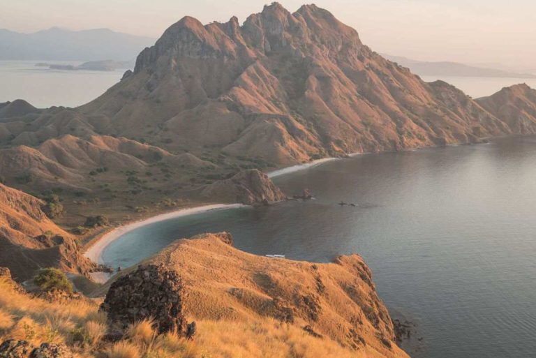 How Early Do You Wake Up for the Padar Sunrise Hike?