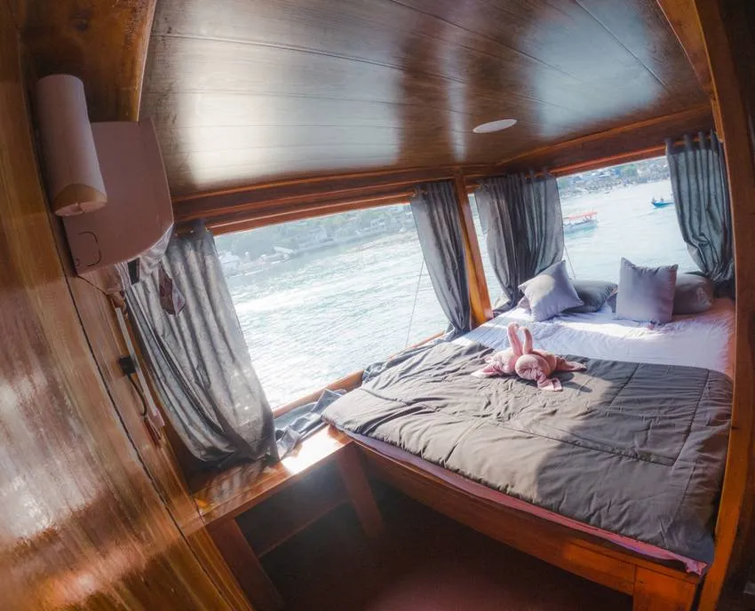 Private Cabin | 3 Island Liveaboard | Phinisi Boat Charter | Exterior