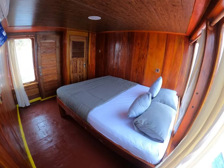 Private Cabin 3 | 3 Island Liveaboard | Phinisi Boat Charter | Exterior