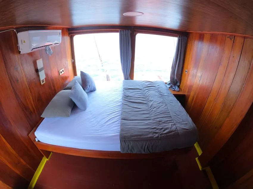 Liveaboard Exterior