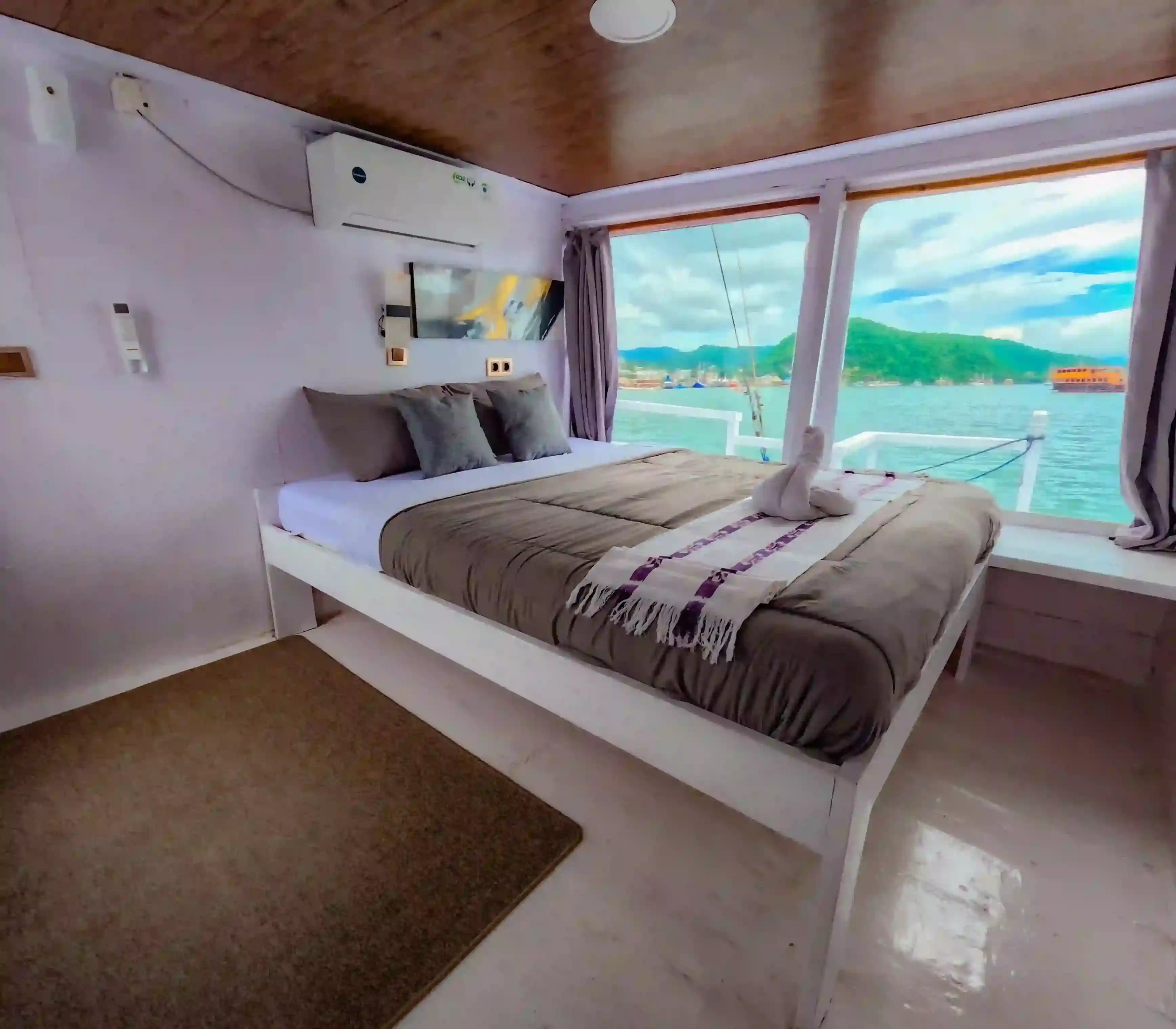 Private Cabin 3 & 4
