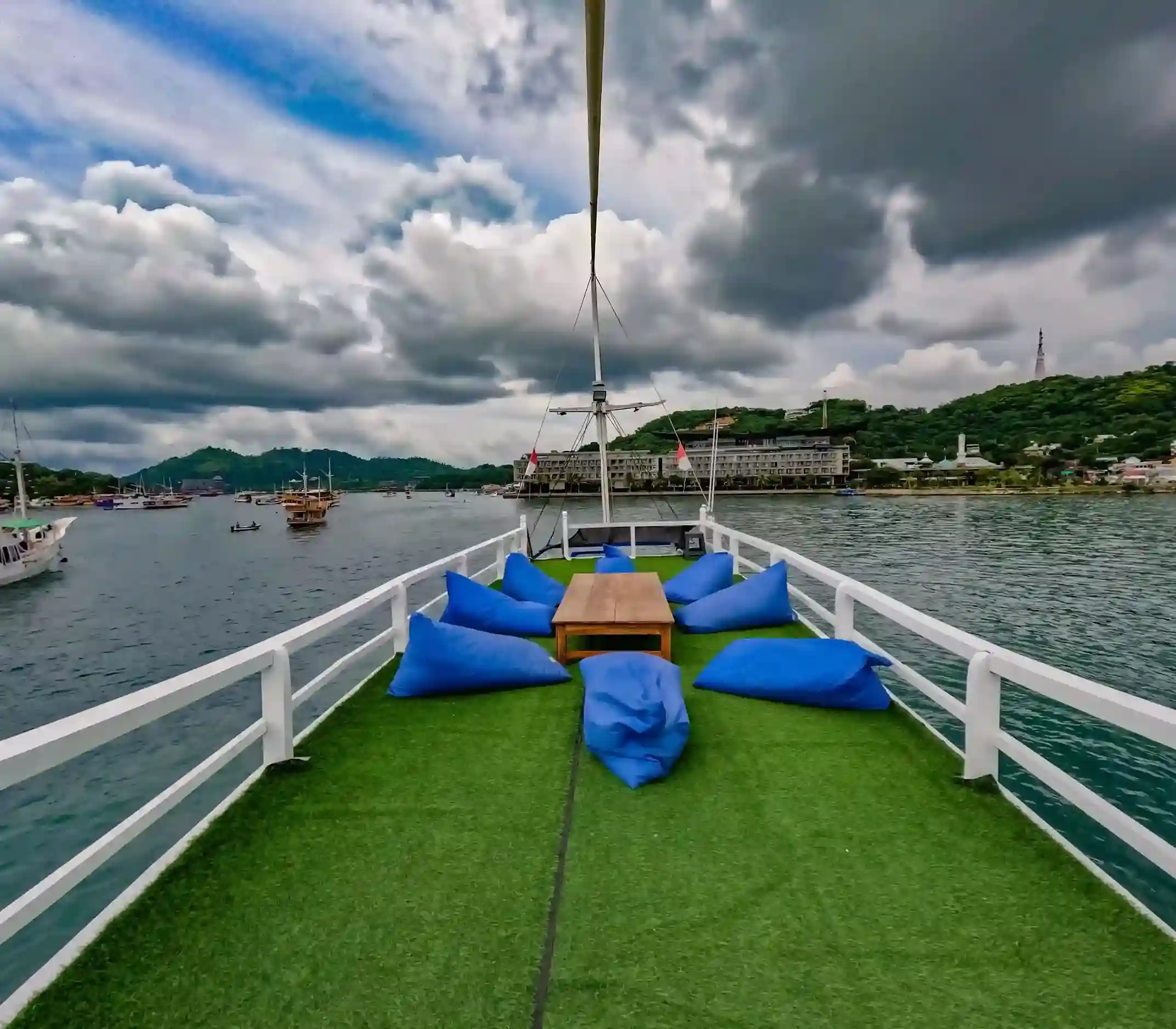 Sundeck 3 Island Liveaboard
